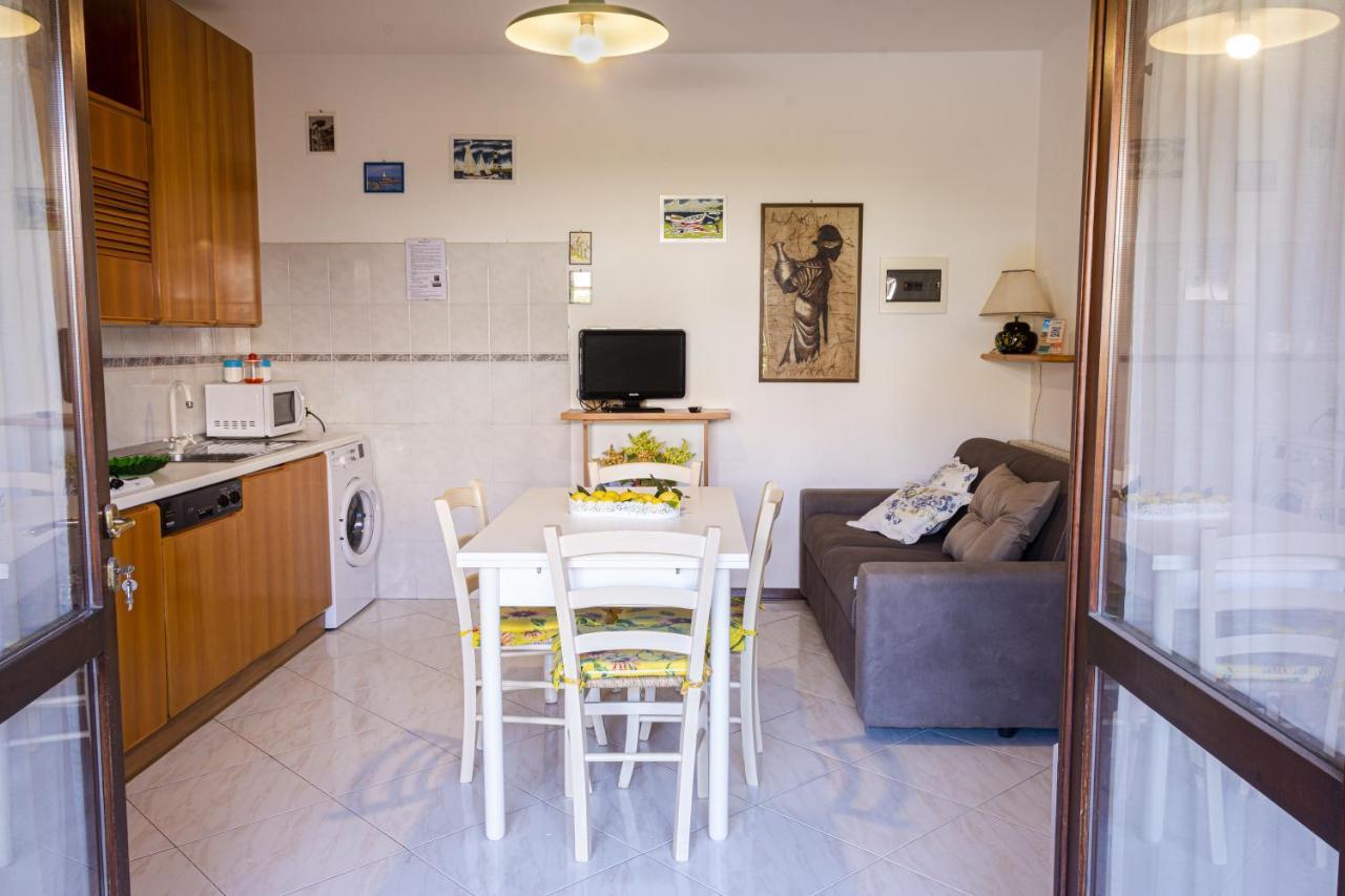 Appartamenti La Casina Porto Azzurro Kültér fotó