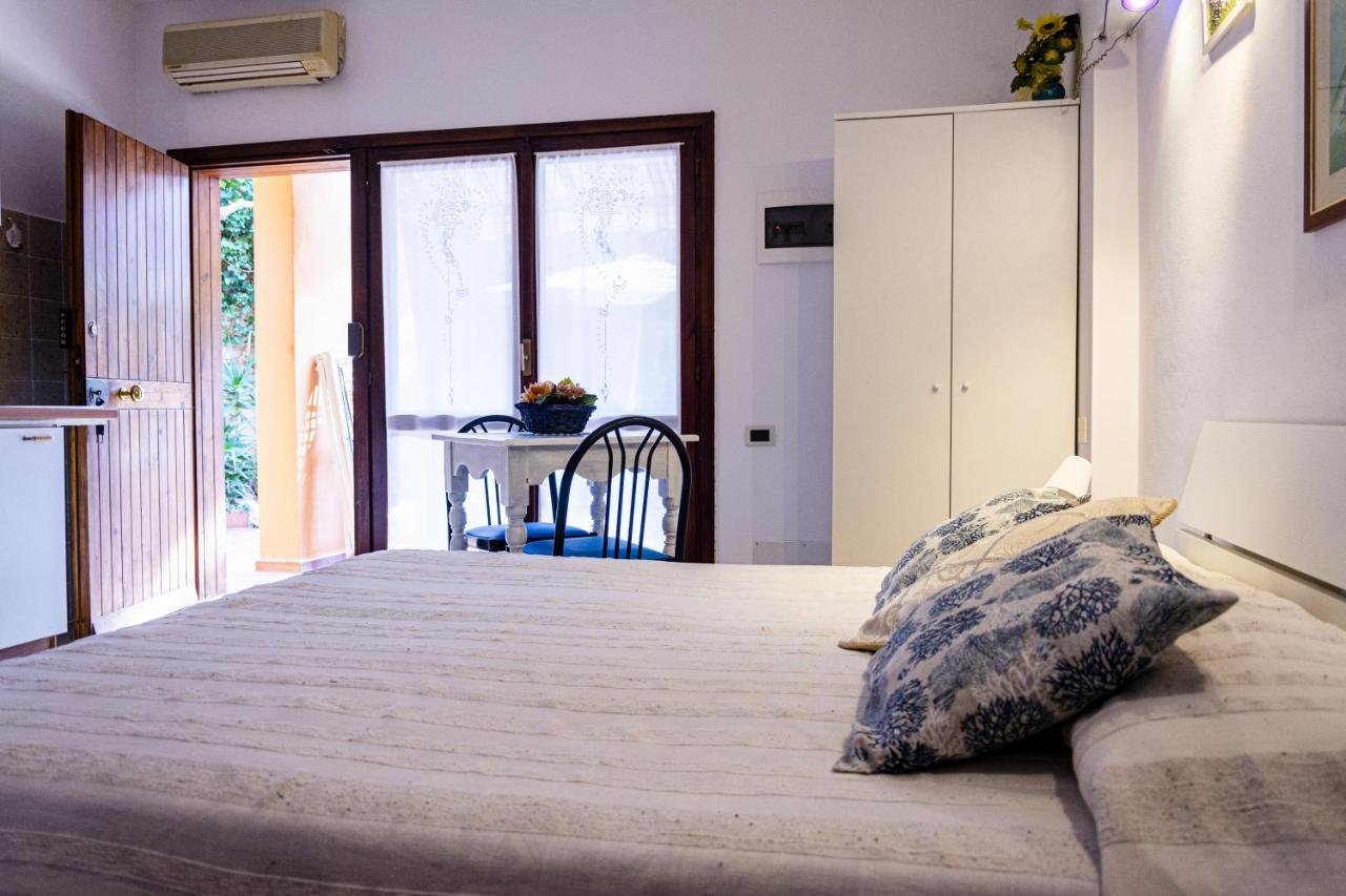 Appartamenti La Casina Porto Azzurro Kültér fotó