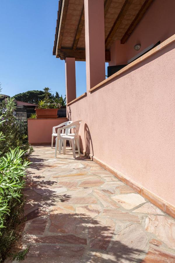 Appartamenti La Casina Porto Azzurro Kültér fotó