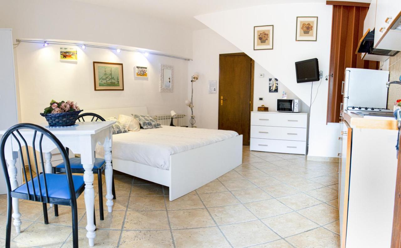 Appartamenti La Casina Porto Azzurro Kültér fotó