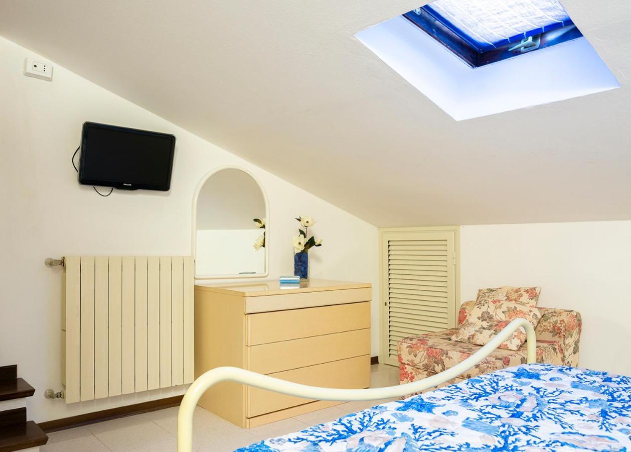 Appartamenti La Casina Porto Azzurro Kültér fotó