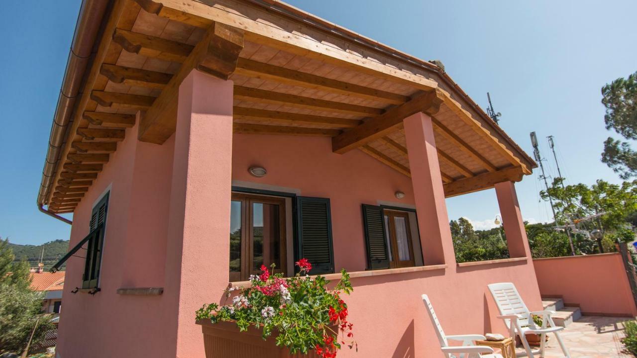 Appartamenti La Casina Porto Azzurro Kültér fotó